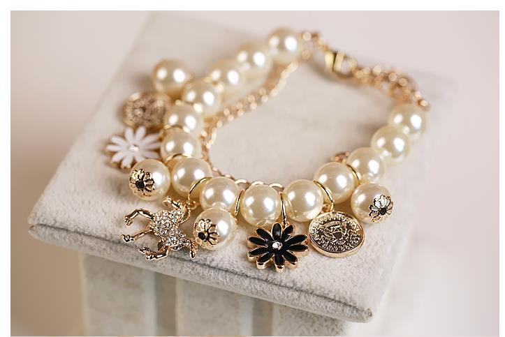 The MEEANT. Pearl Garden Bracelet 🤍