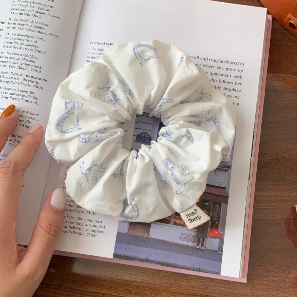 🌸 The MEEANT. Floral Scrunchie