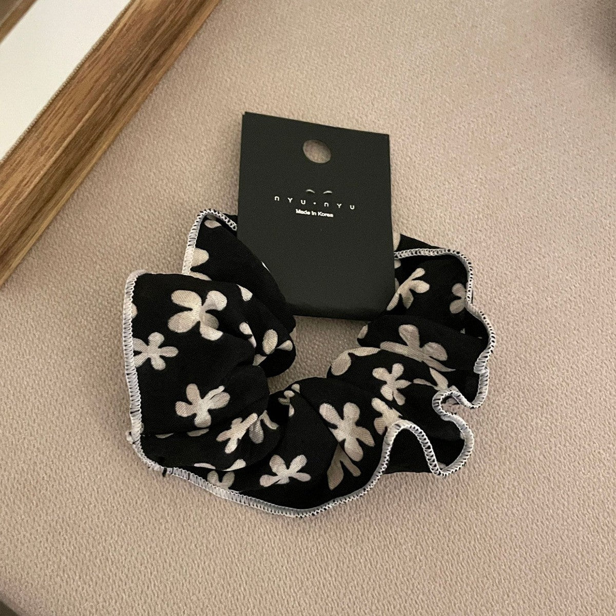 🌸 The MEEANT. Floral Scrunchie
