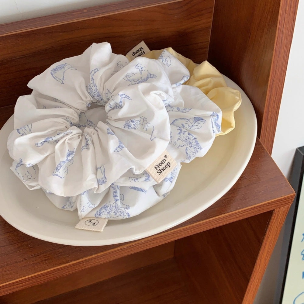 🌸 The MEEANT. Floral Scrunchie
