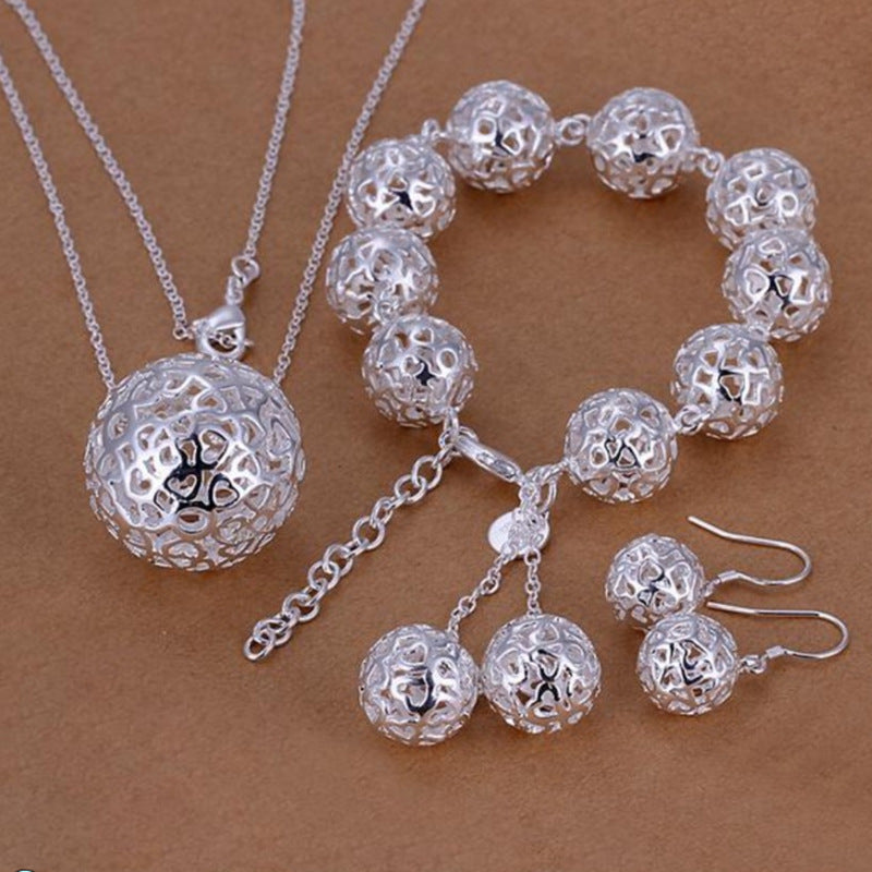 The MEEANT. Sculpted Ball Bracelet