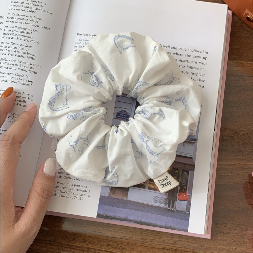 🌸 The MEEANT. Floral Scrunchie
